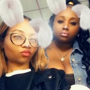 Meet your Posher, Denise